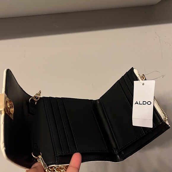 White cross body wallet - Picture 2 of 3